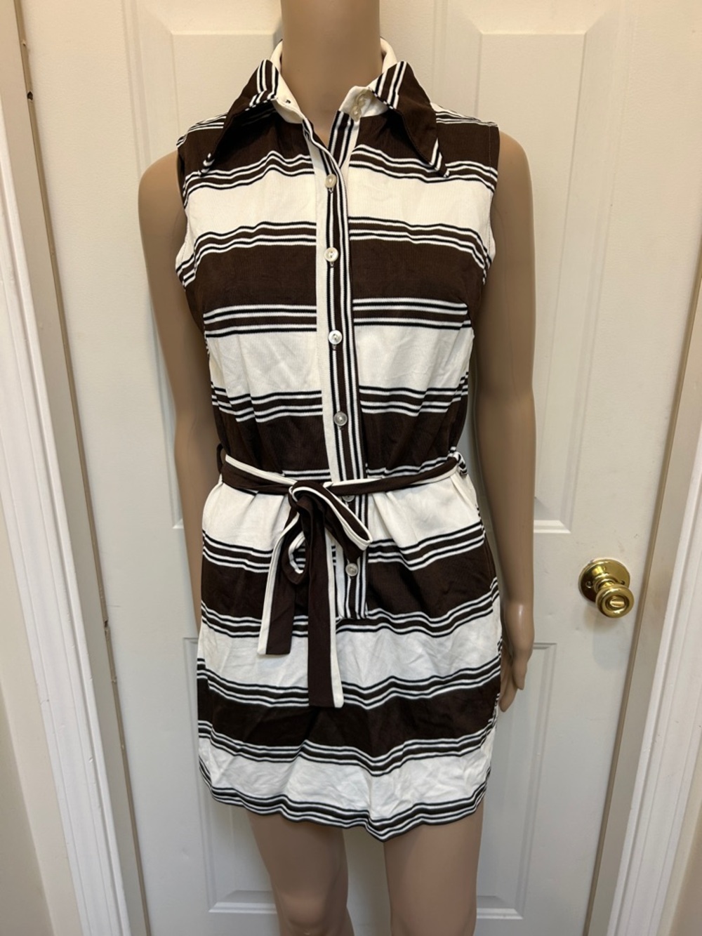 Vintage Sleeveless Striped Button-Front Shirt Dress in Brown & White